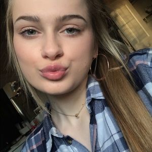 Meet your Posher, Abby